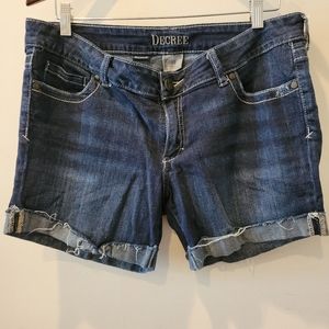 Decree - Women's denim mid rise shorts front/back pockets Size 15